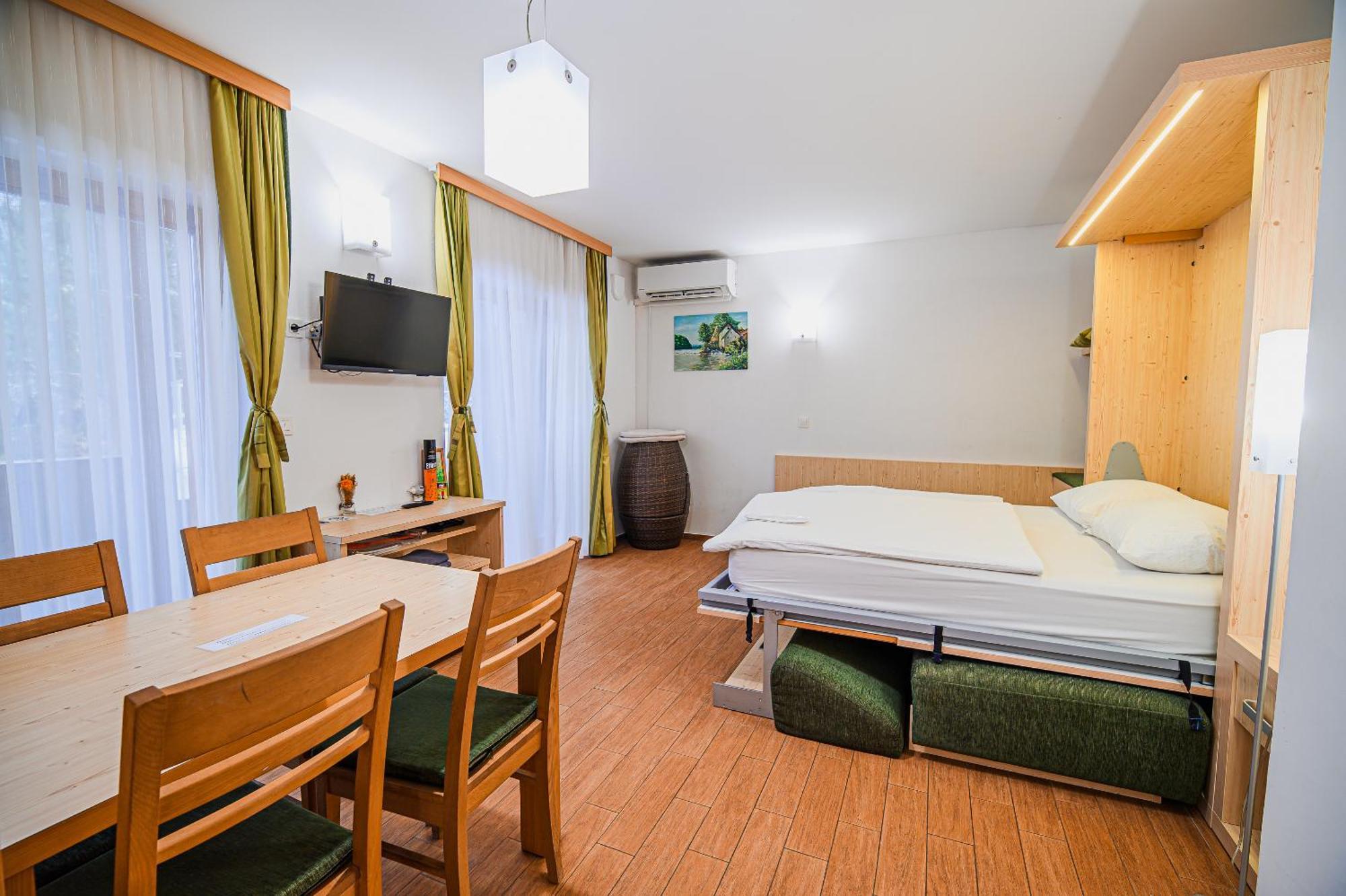 Apartments Maleric With Indoor Pool And Wellness Dragatuš Exterior foto