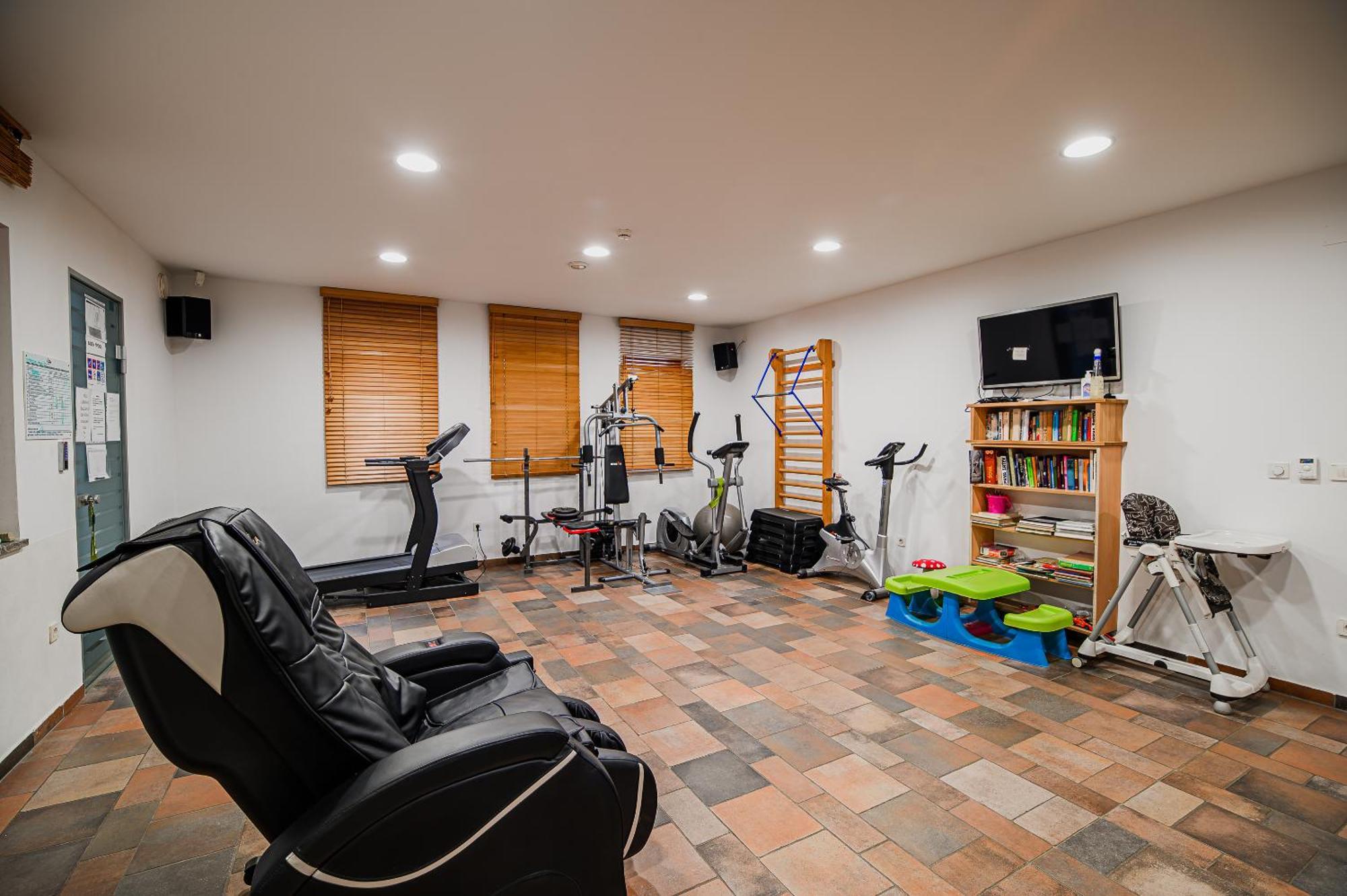 Apartments Maleric With Indoor Pool And Wellness Dragatuš Exterior foto