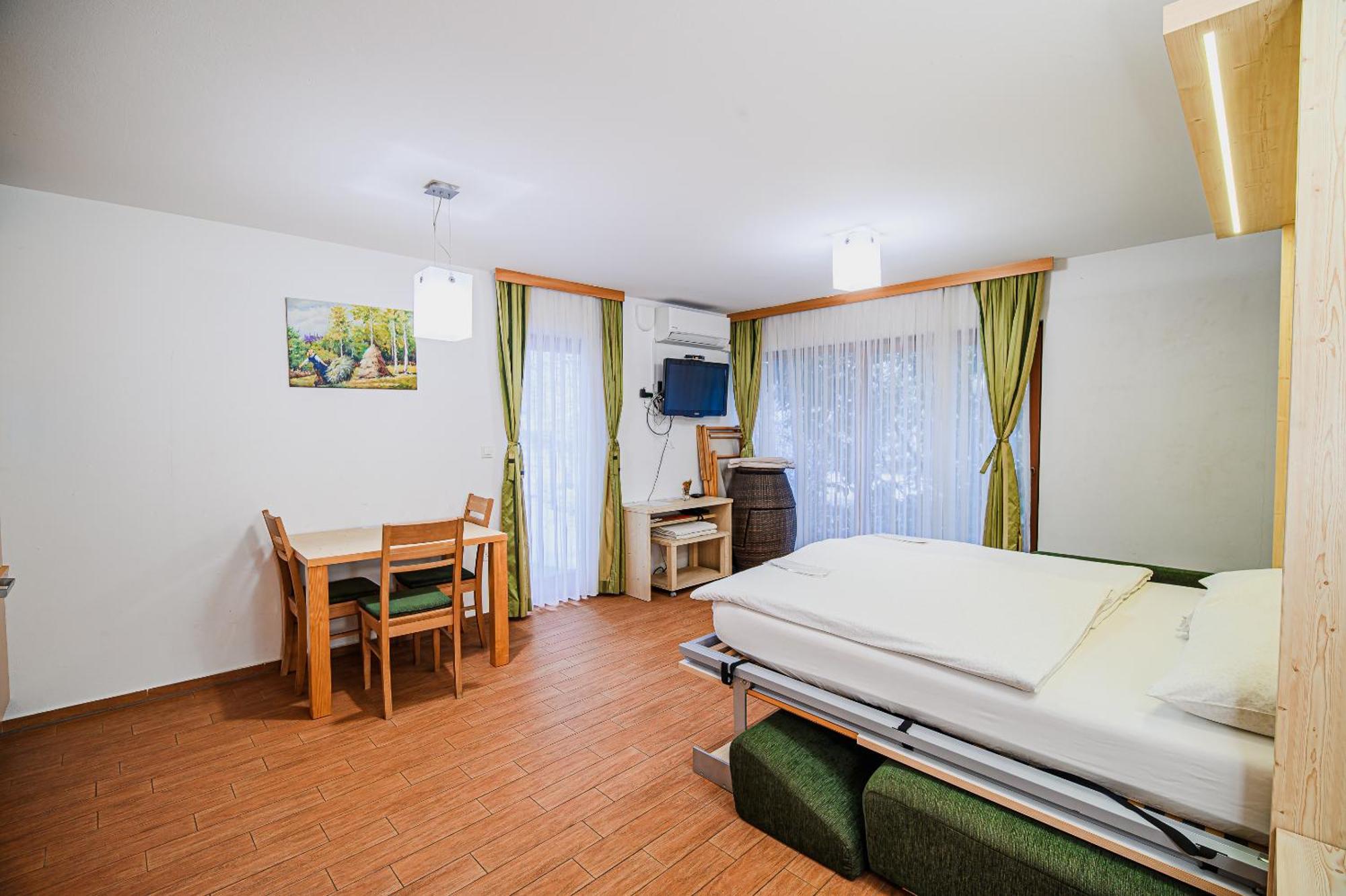 Apartments Maleric With Indoor Pool And Wellness Dragatuš Habitación foto