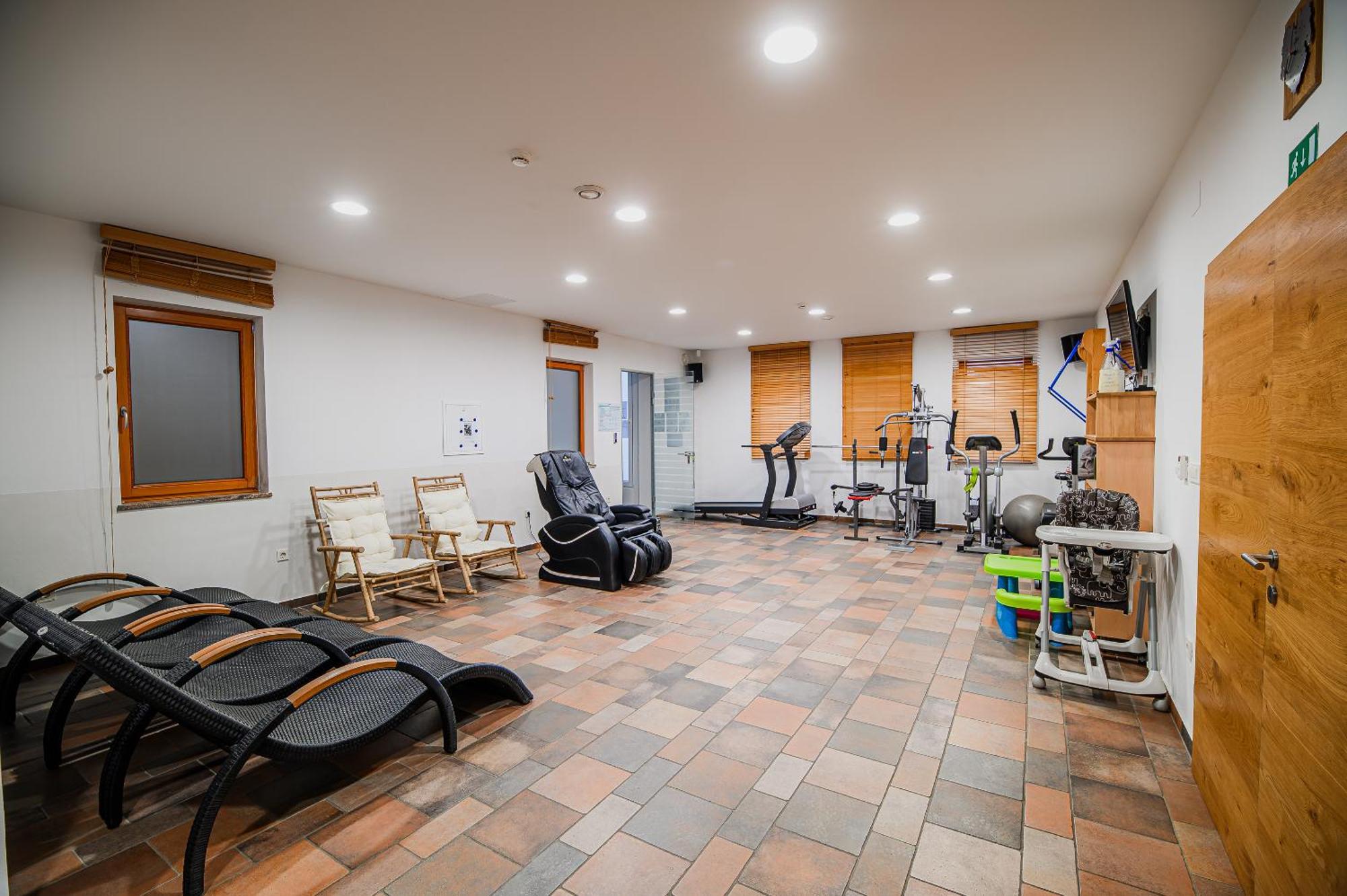 Apartments Maleric With Indoor Pool And Wellness Dragatuš Exterior foto