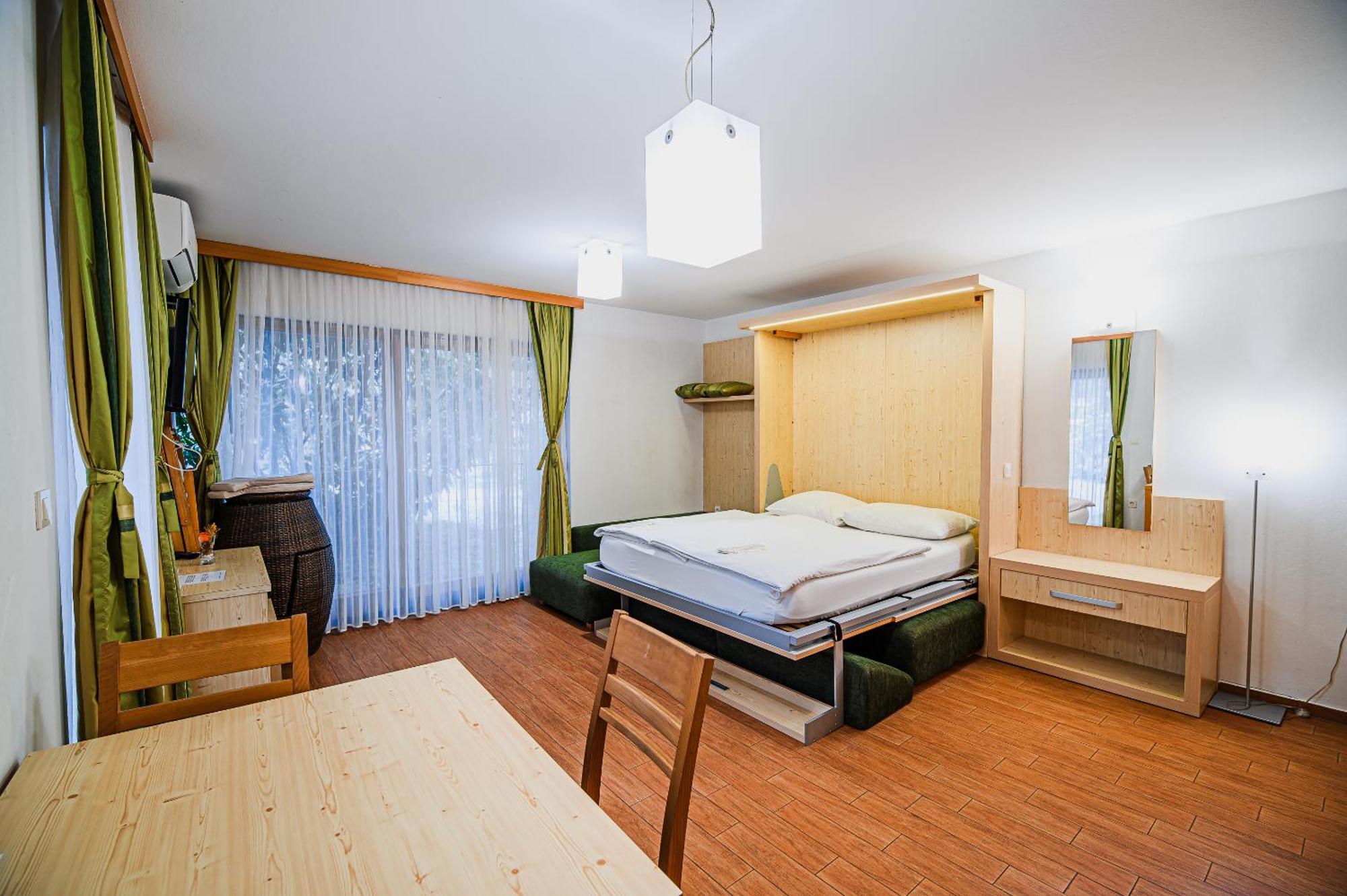 Apartments Maleric With Indoor Pool And Wellness Dragatuš Habitación foto